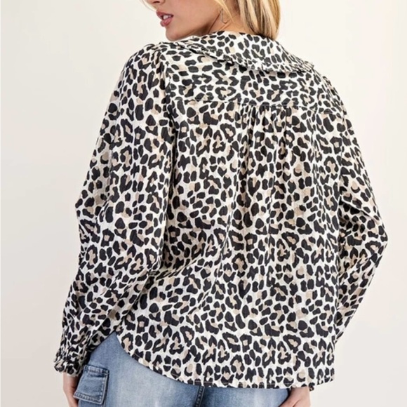 LEOPARD PRINTED LONG SLEEVE TOP - Picture 2 of 8